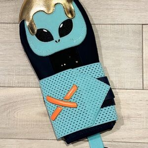 NEVER USED 🛑 Absolutely Ridiculous brand Youth Sliding Mit